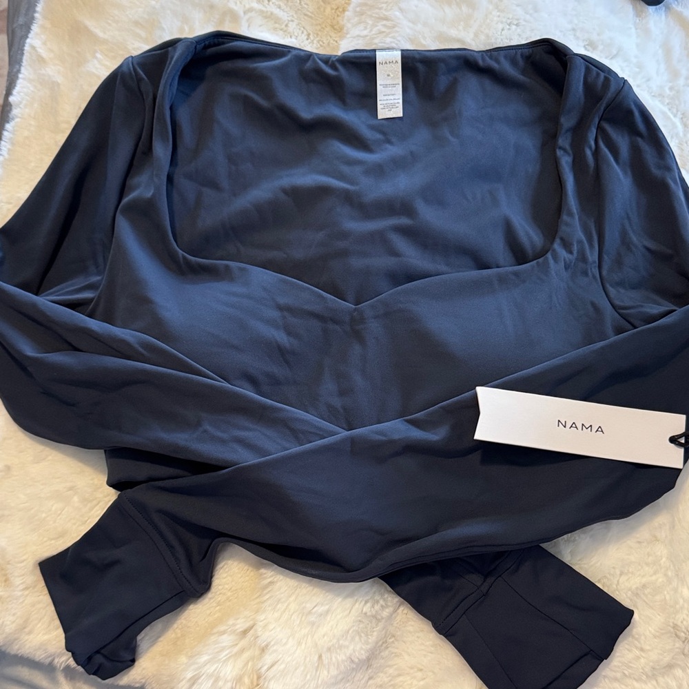NAMA Women's NAVY SPORTS  Top NEW MEDIUM